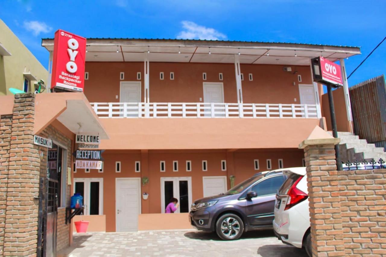 Oyo Flagship 2799 Berastagi Backpacker Rooms エクステリア 写真