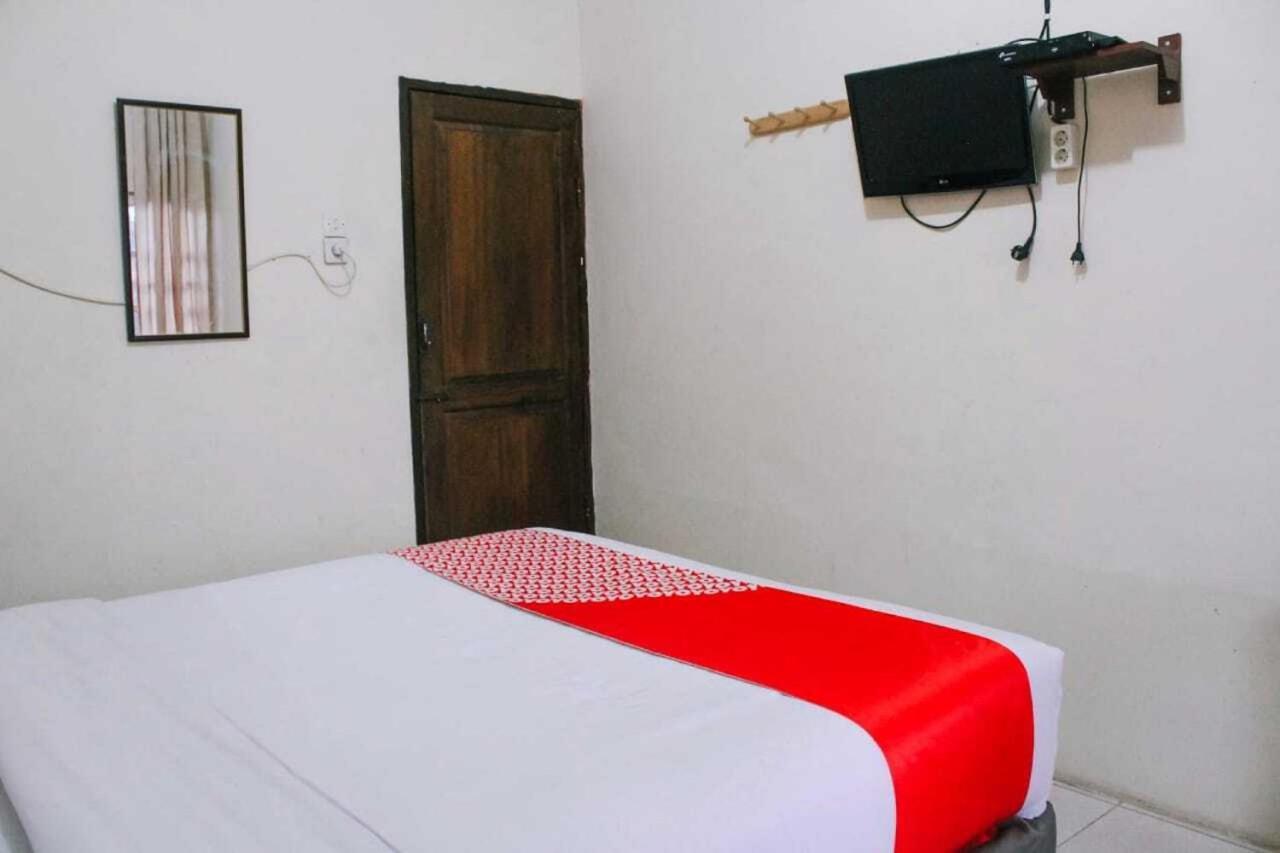 Oyo Flagship 2799 Berastagi Backpacker Rooms エクステリア 写真